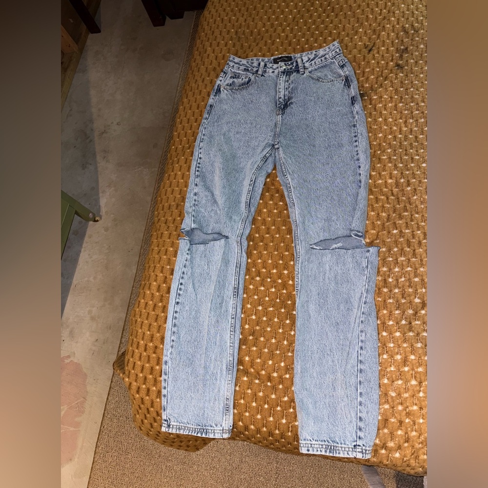 Light Wash High-Rise Distressed Knee Jeans white fox